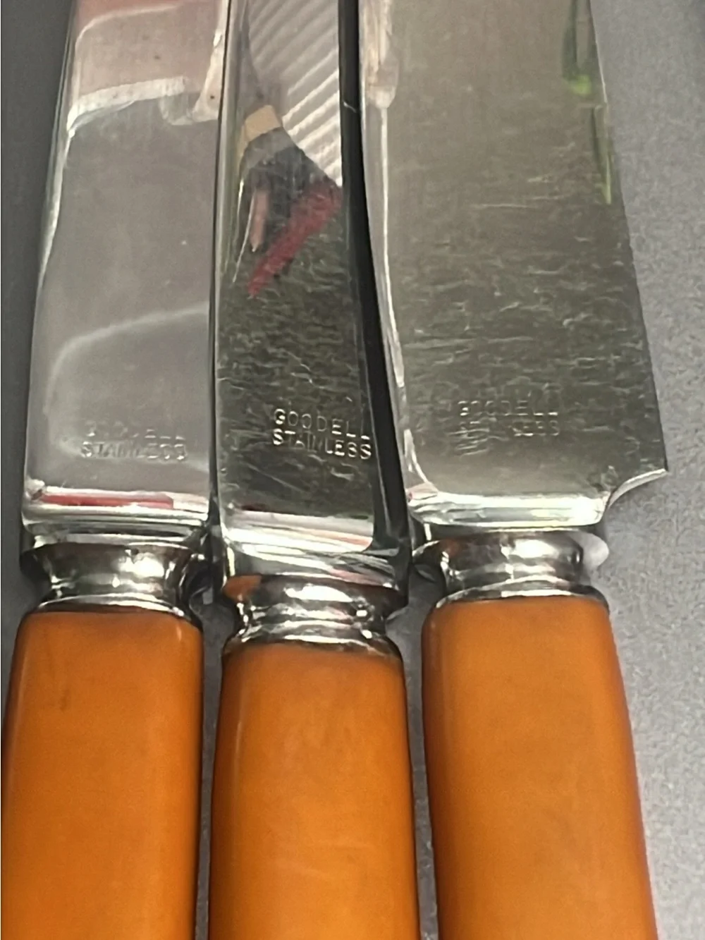 Set‎ of 6 Vintage Bakelite Butter Knives Butterscotch Handles Goodell Stainless